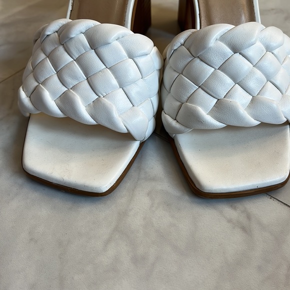 One band woven heel sandal slide - Picture 2 of 9